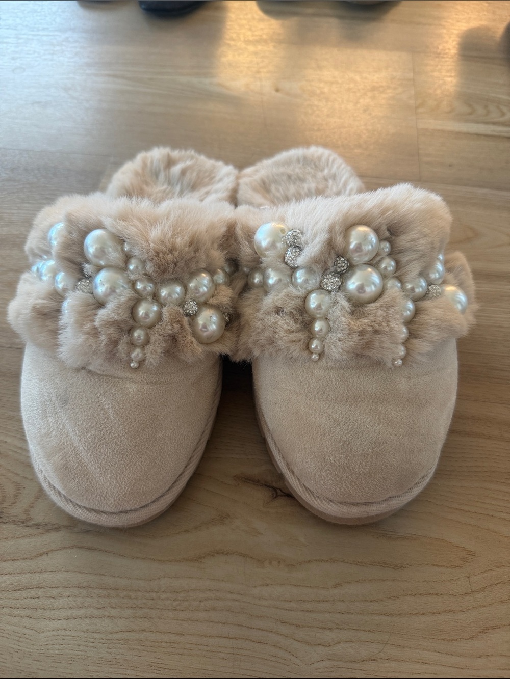 Beige Faux Fur Pearl-Embellished Slippers